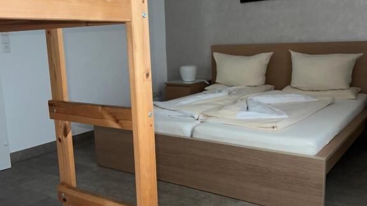 Photo of Bedroom in Rust