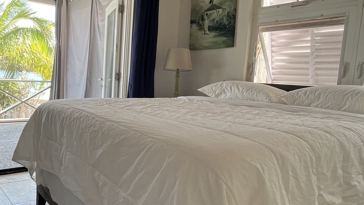 Photo of Bedroom in Green Turtle Cay