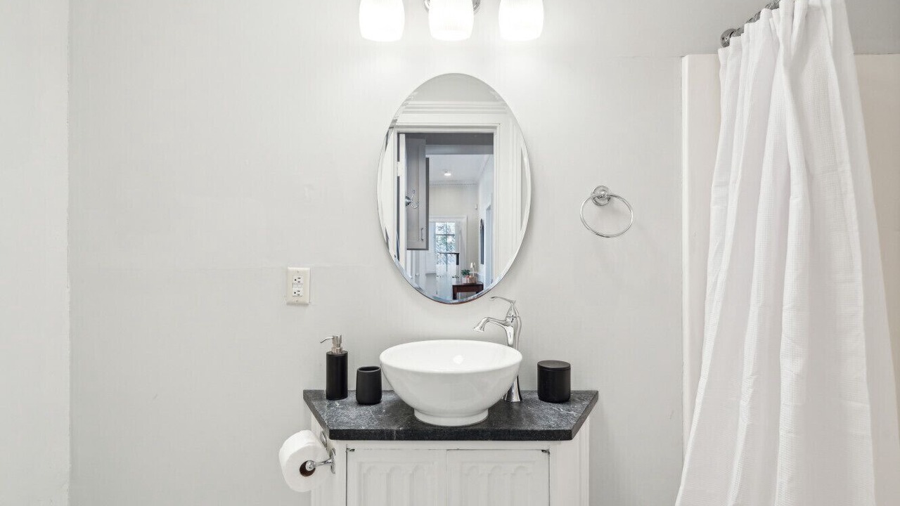 Photo of Bathroom in Cannonborough Elliotborough