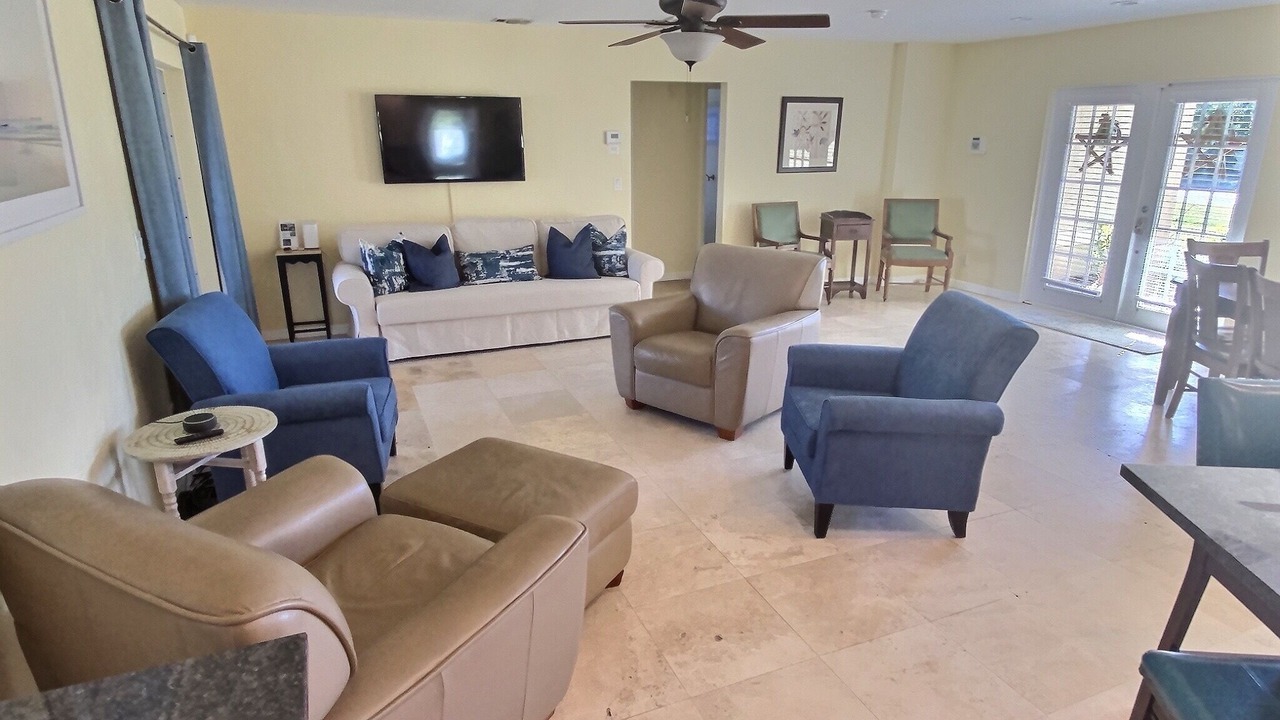 Photo of Livingroom in Caloosahatchee