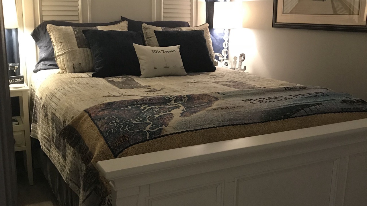 Photo of Bedroom in Folly Field