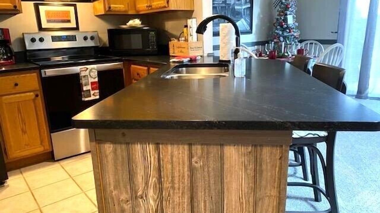 Photo of Kitchen in The Galena Territory