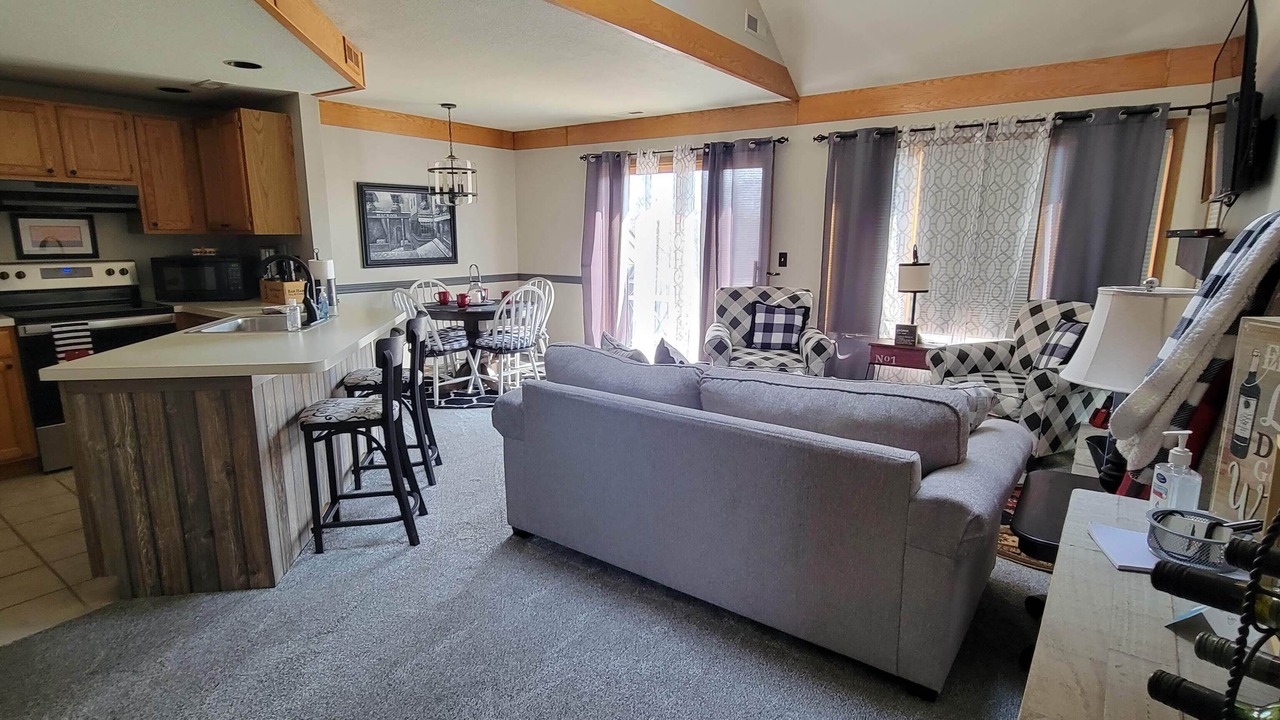 Photo of Livingroom in The Galena Territory