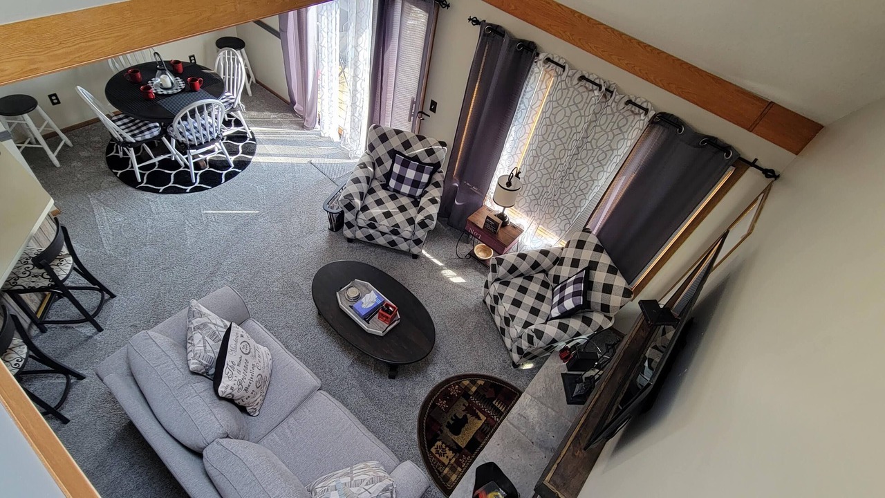 Photo of Livingroom in The Galena Territory