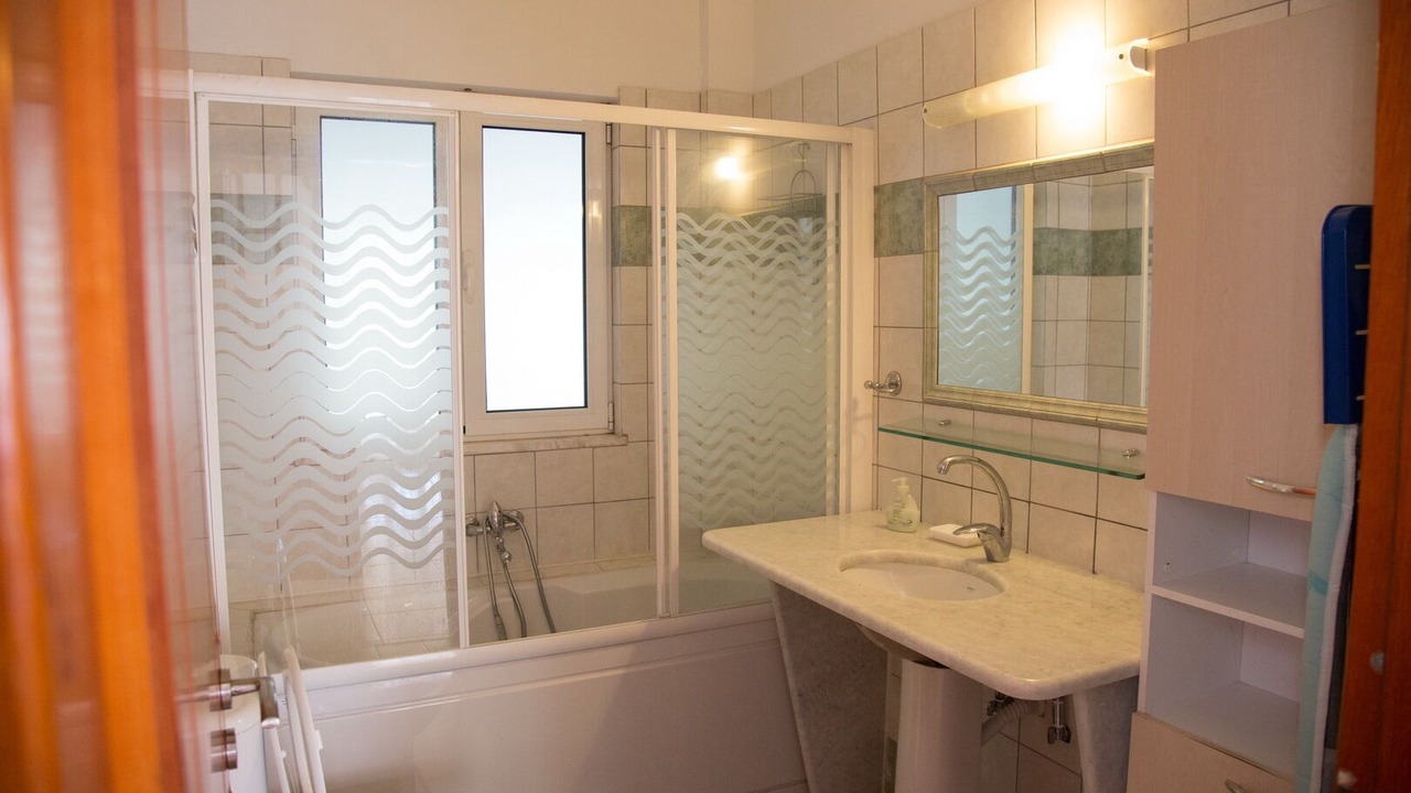 Photo of Bathroom in Saronikos