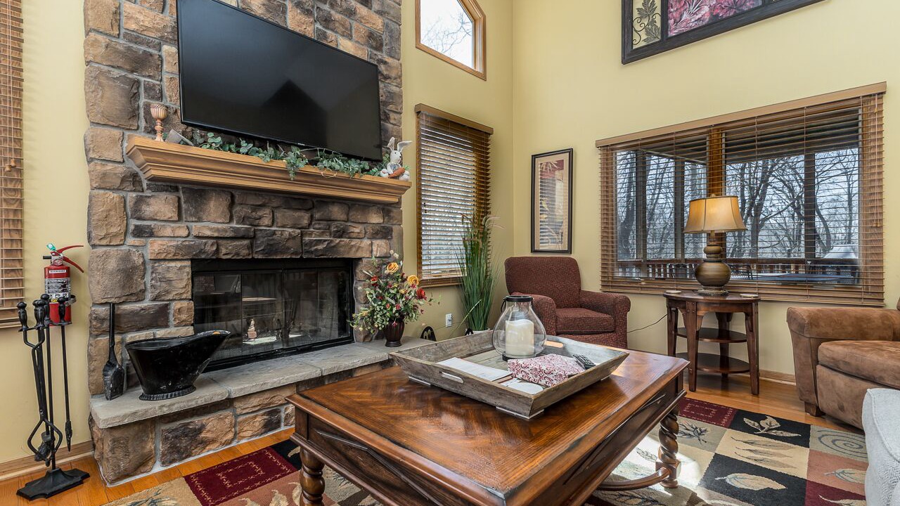 Photo of Livingroom in The Galena Territory