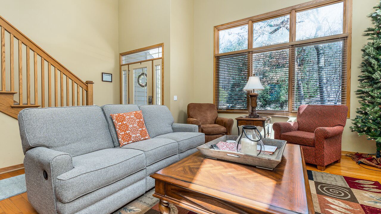Photo of Livingroom in The Galena Territory
