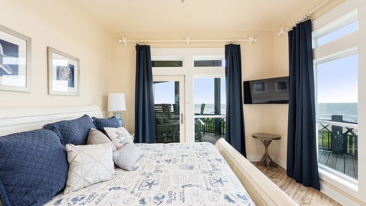 Photo of Bedroom in Port Bolivar