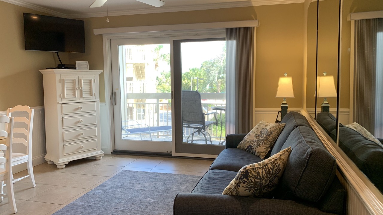 Photo of Livingroom in North Forest Beach