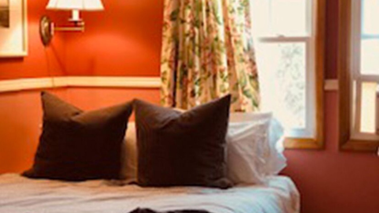 Photo of Bedroom in Swan Lake