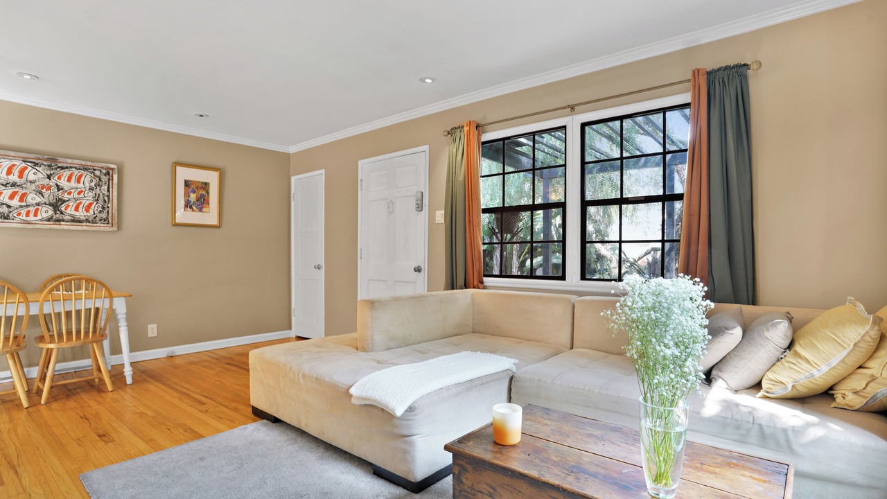 Photo of Livingroom in Del Rey