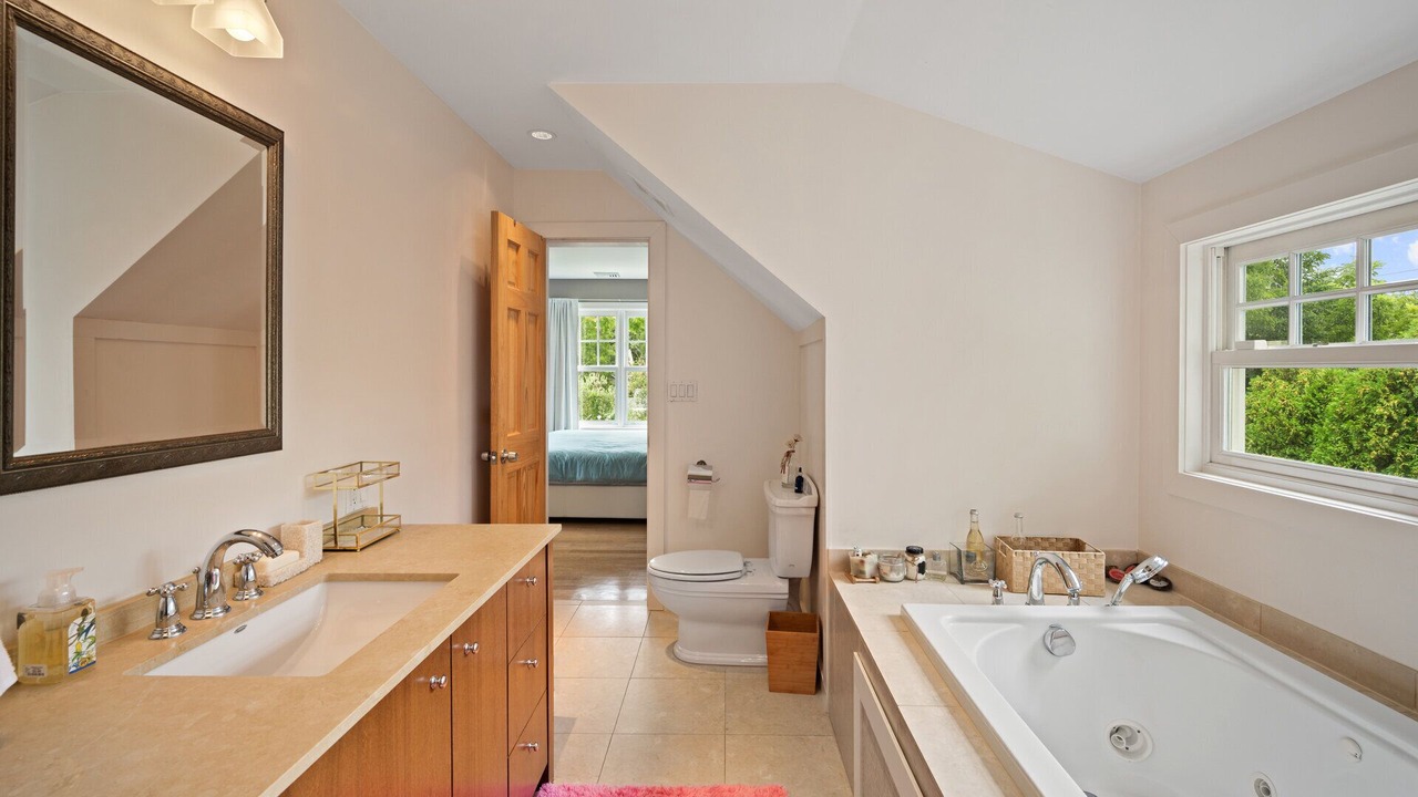 Photo of Bathroom in East Hampton North