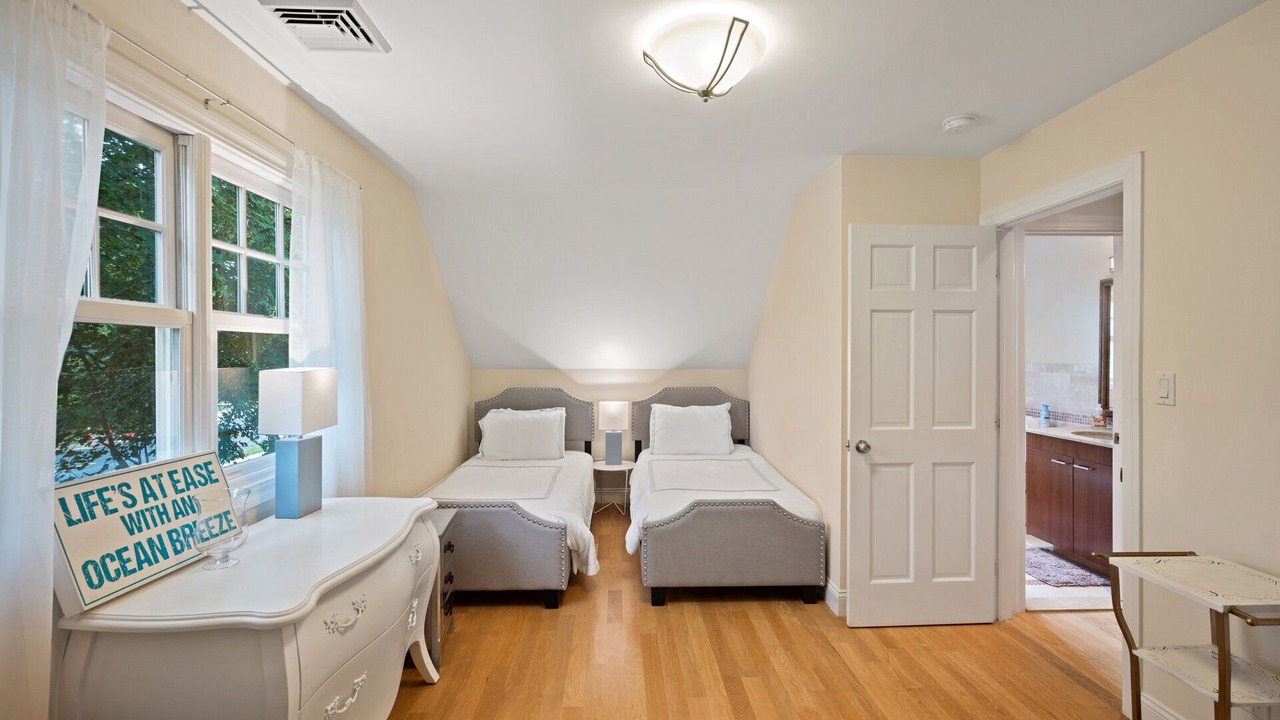 Photo of Bedroom in East Hampton North