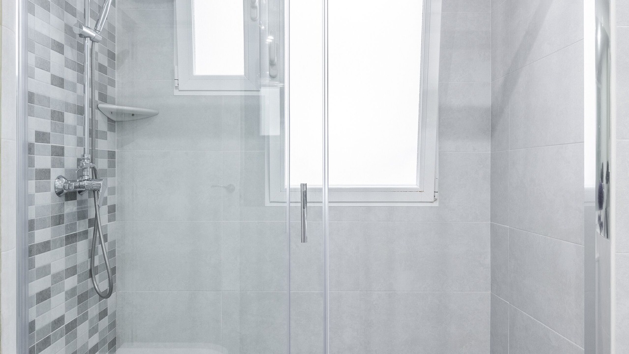 Photo of Bathroom in Trafalgar