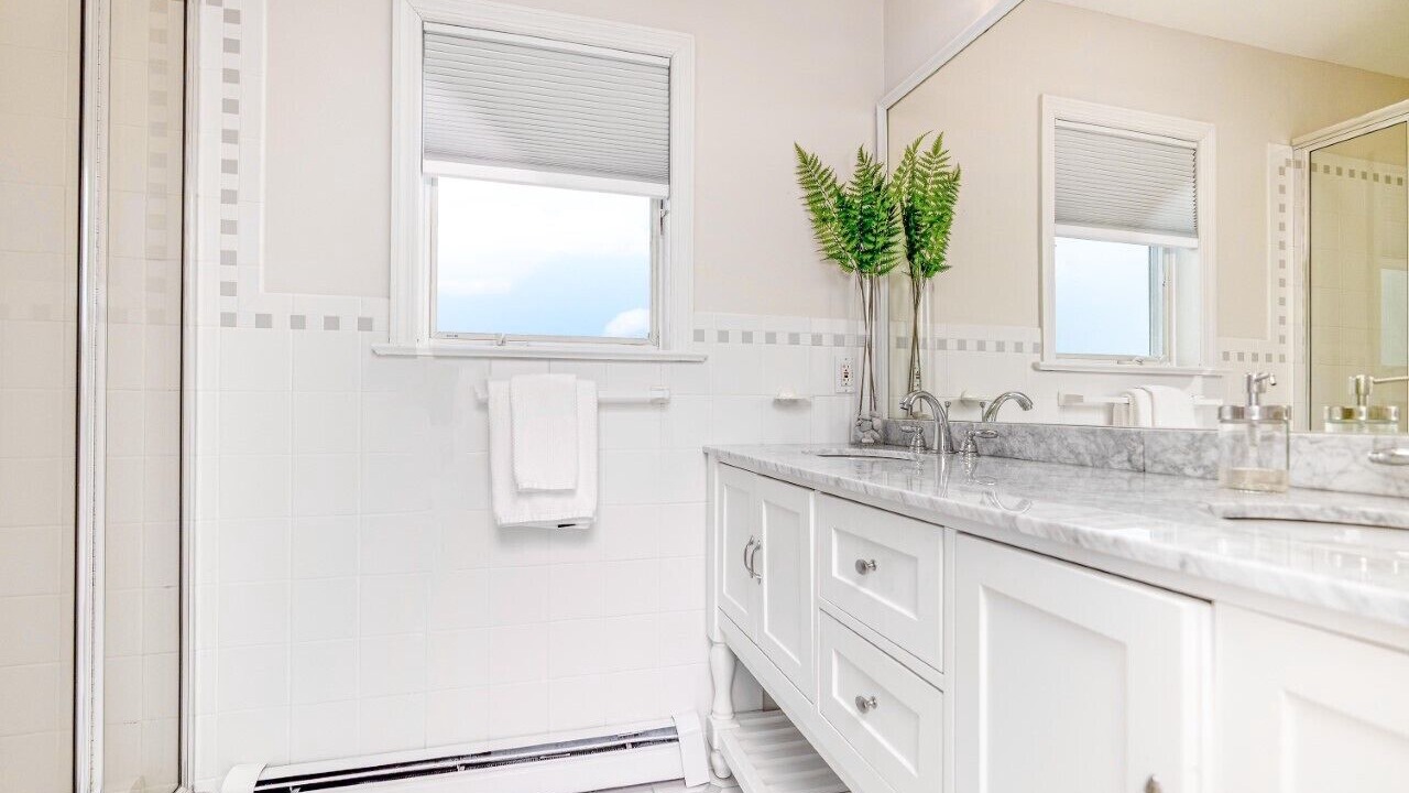 Photo of Bathroom in West Hampton Dunes