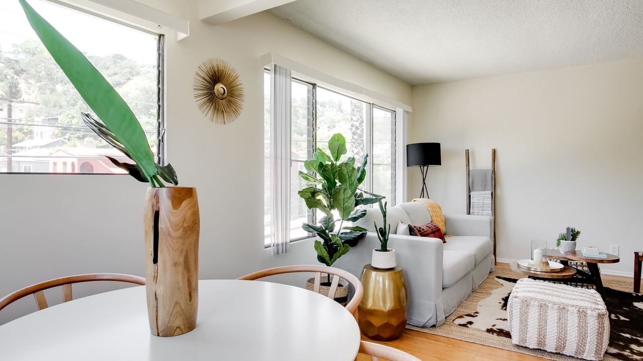 Photo of Livingroom in Beachwood Canyon