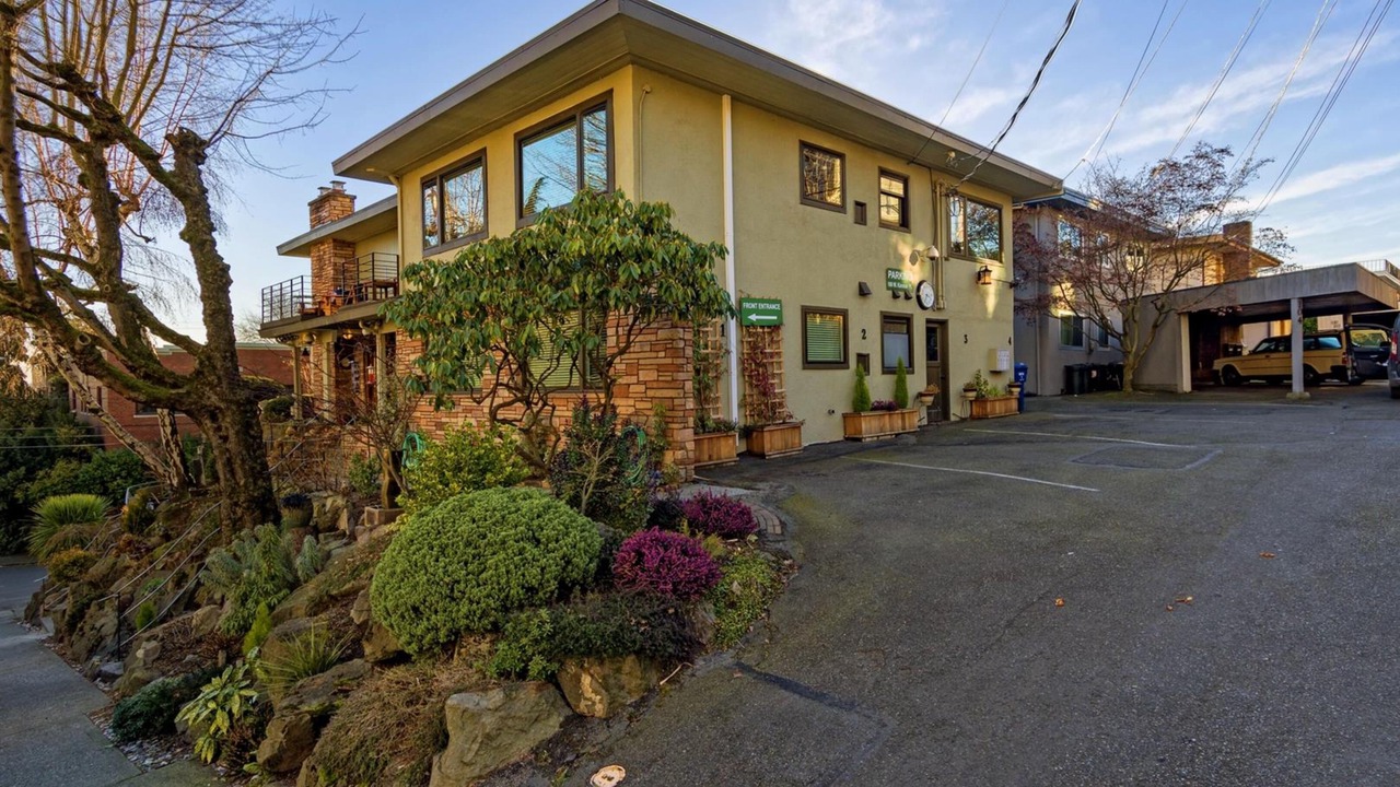 Photo of Others in Lower Queen Anne
