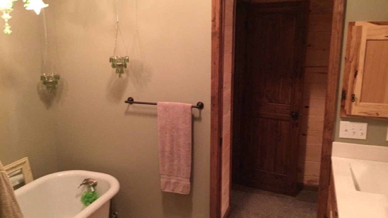 Photo of Bathroom in Vulcan
