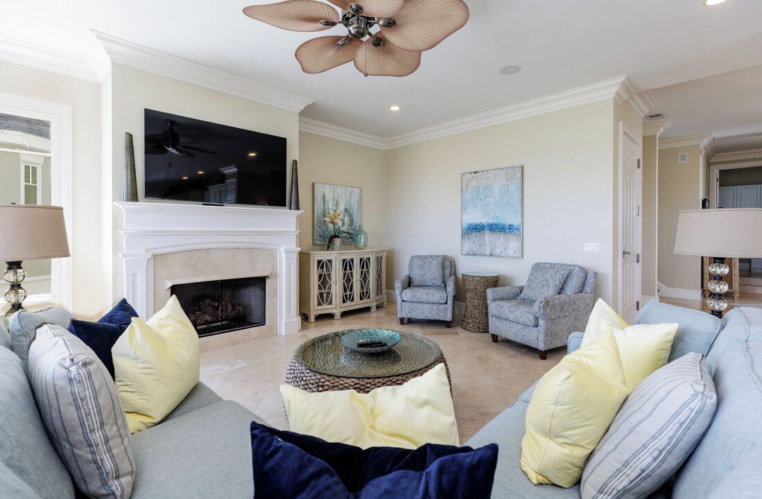 Photo of Livingroom in North Forest Beach
