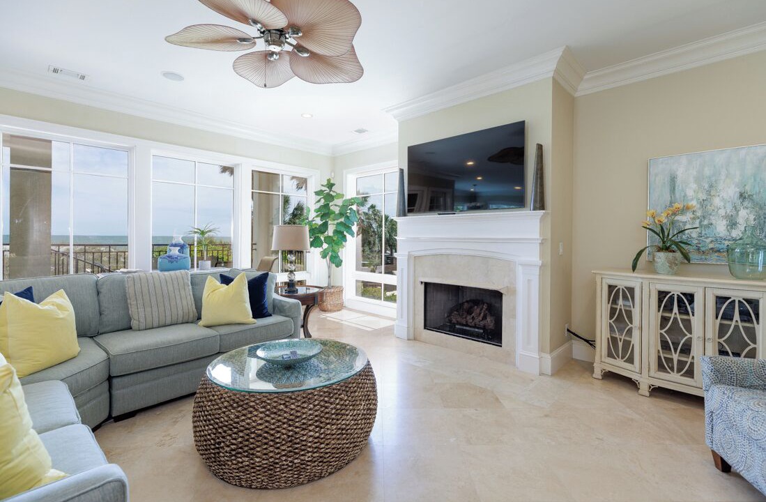 Photo of Livingroom in North Forest Beach