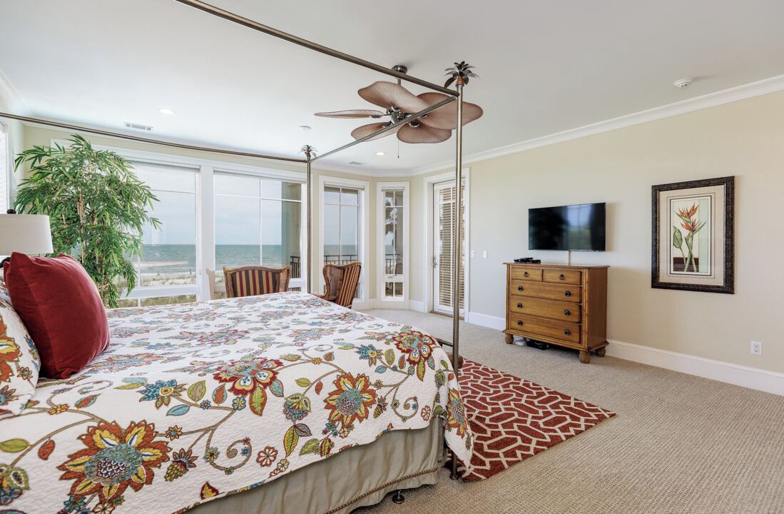 Photo of Bedroom in North Forest Beach