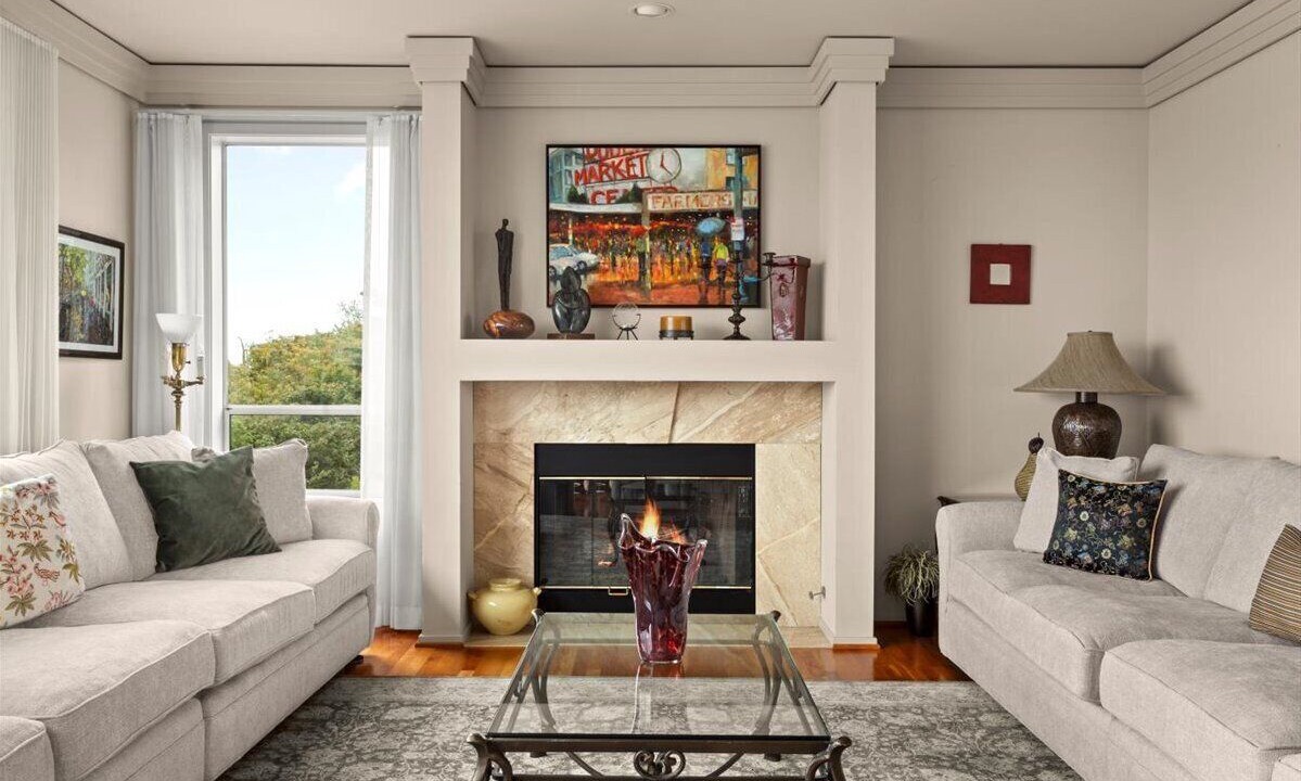 Photo of Livingroom in North Admiral
