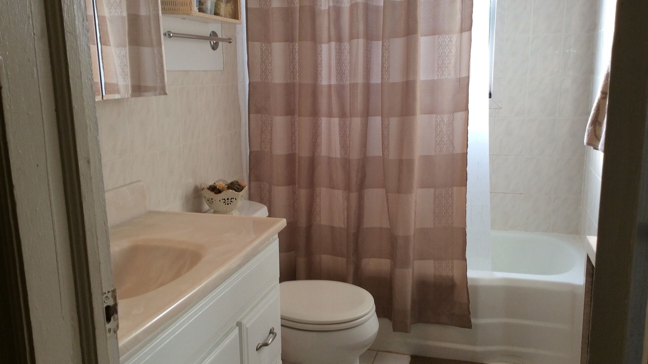 Photo of Bathroom in Holliswood