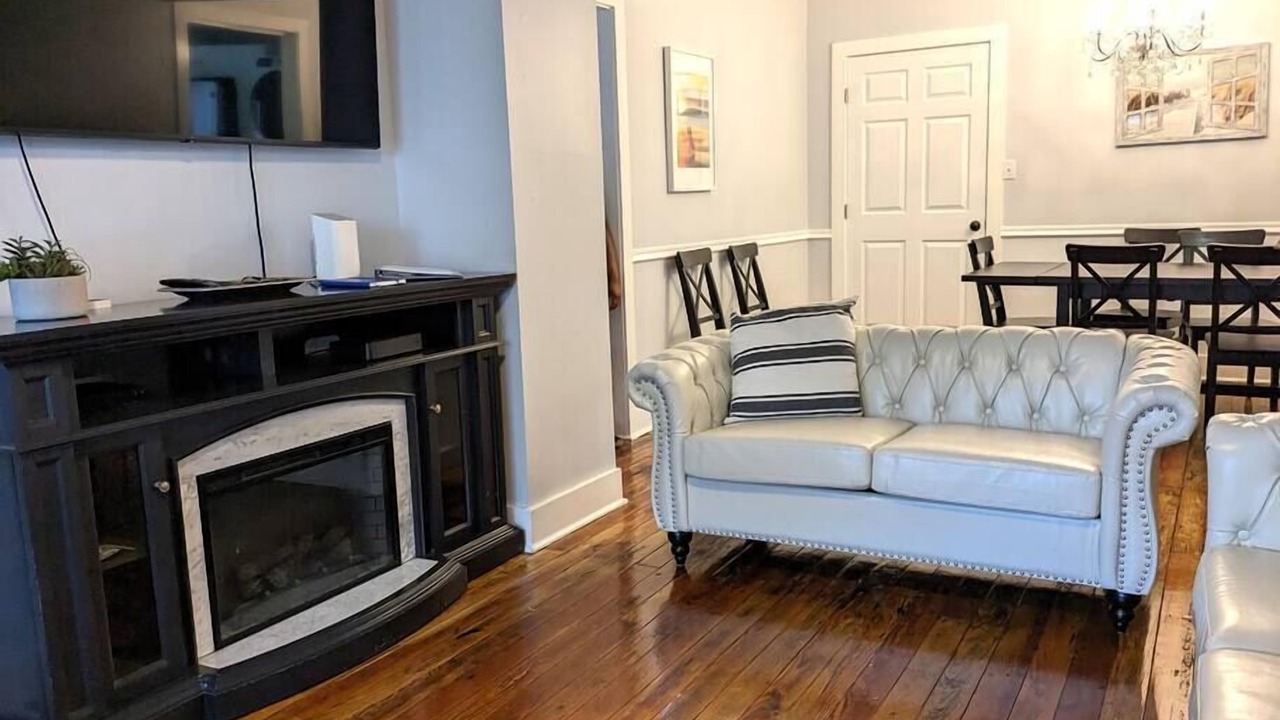 Photo of Livingroom in Downtown Historic District