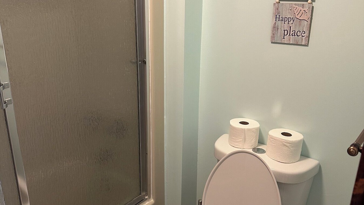 Photo of Bathroom in Arcadian Shores