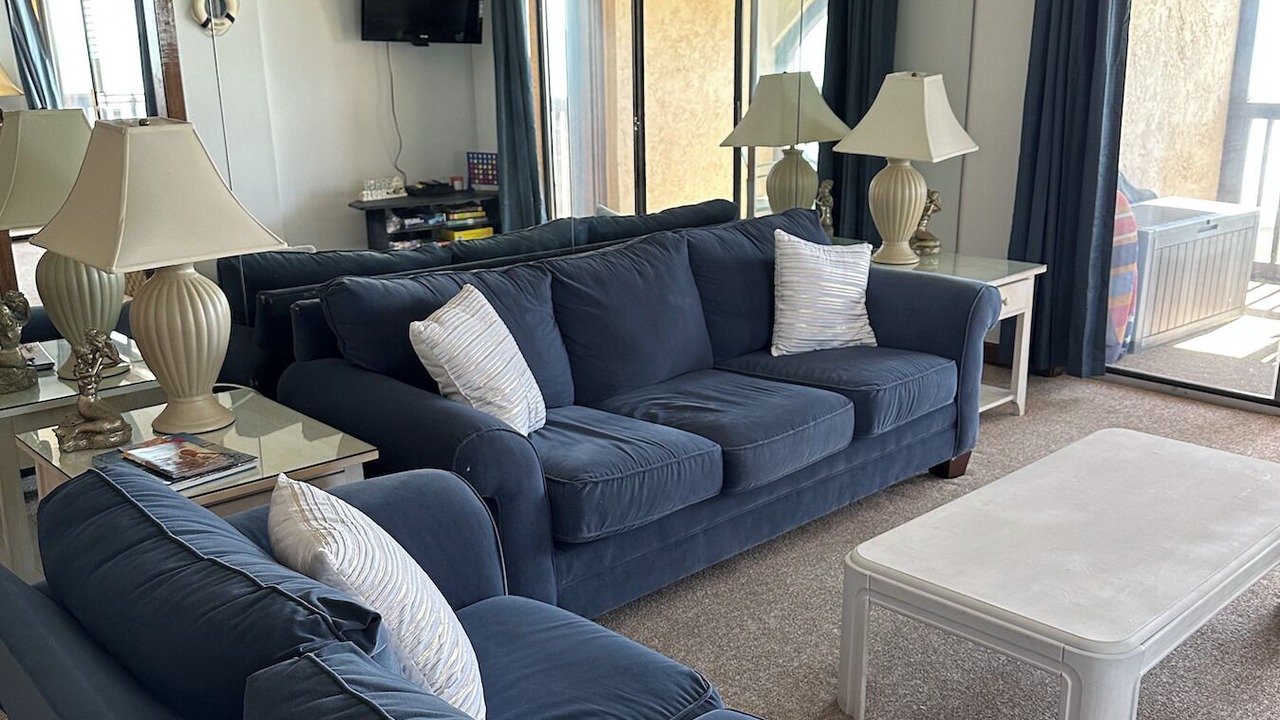Photo of Livingroom in Arcadian Shores
