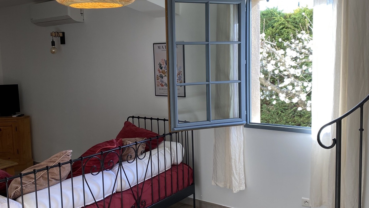 Photo of Bedroom in Beaumes-de-Venise