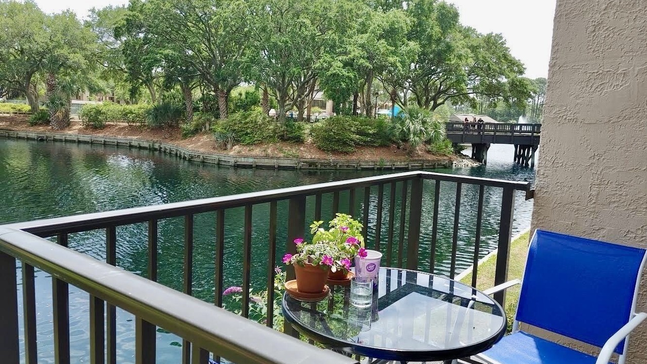 Photo of Outdoor in Folly Field