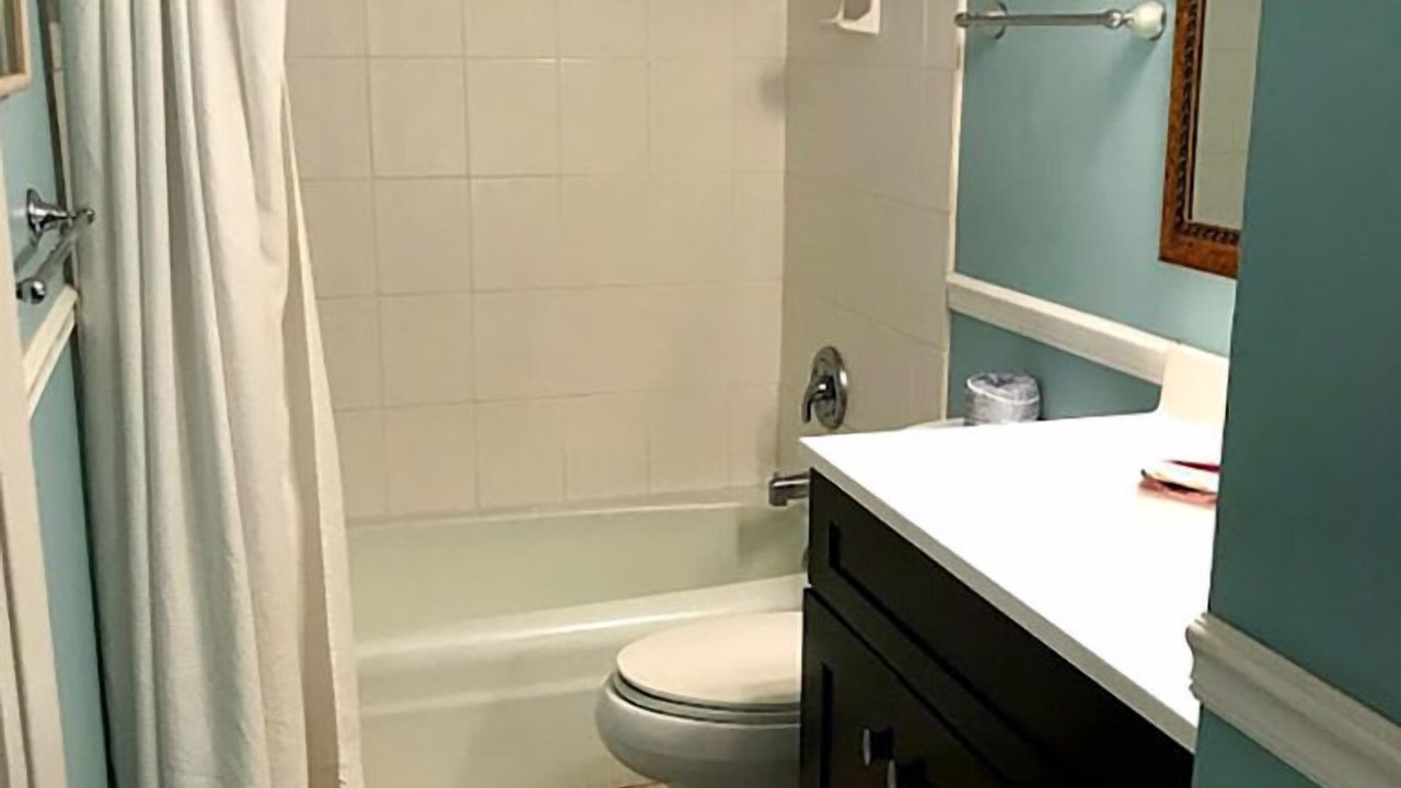Photo of Bathroom in Folly Field