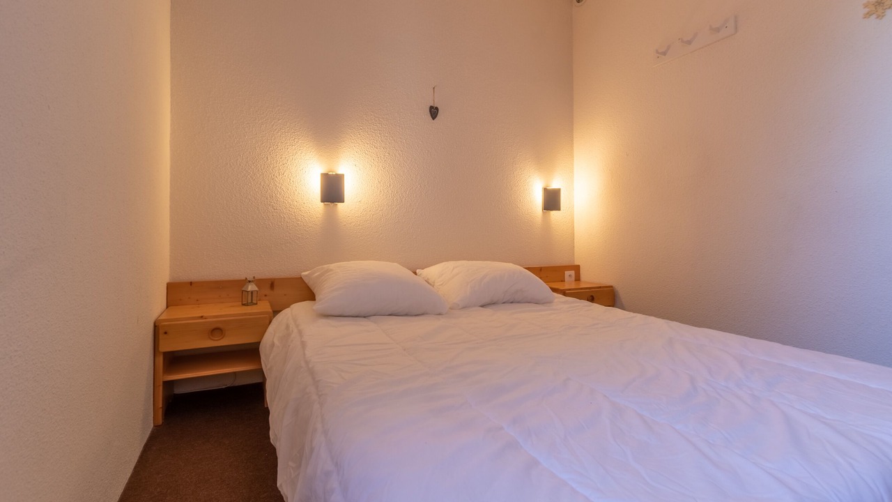 Photo of Bedroom in Arc-1800