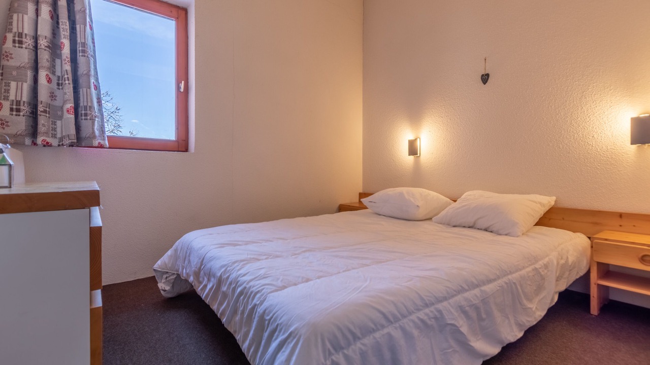 Photo of Bedroom in Arc-1800