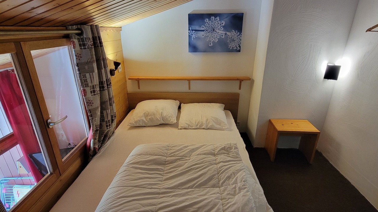 Photo of Bedroom in Arc-1800