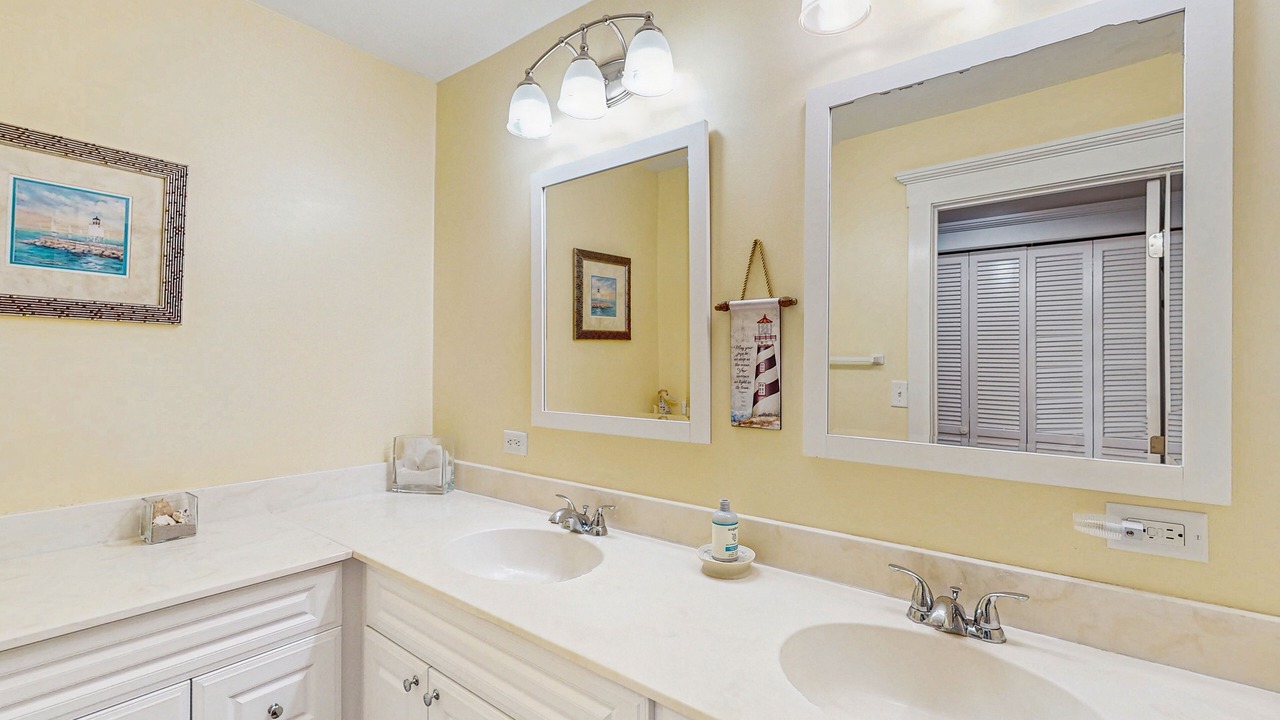 Photo of Bathroom in Shipyard Plantation