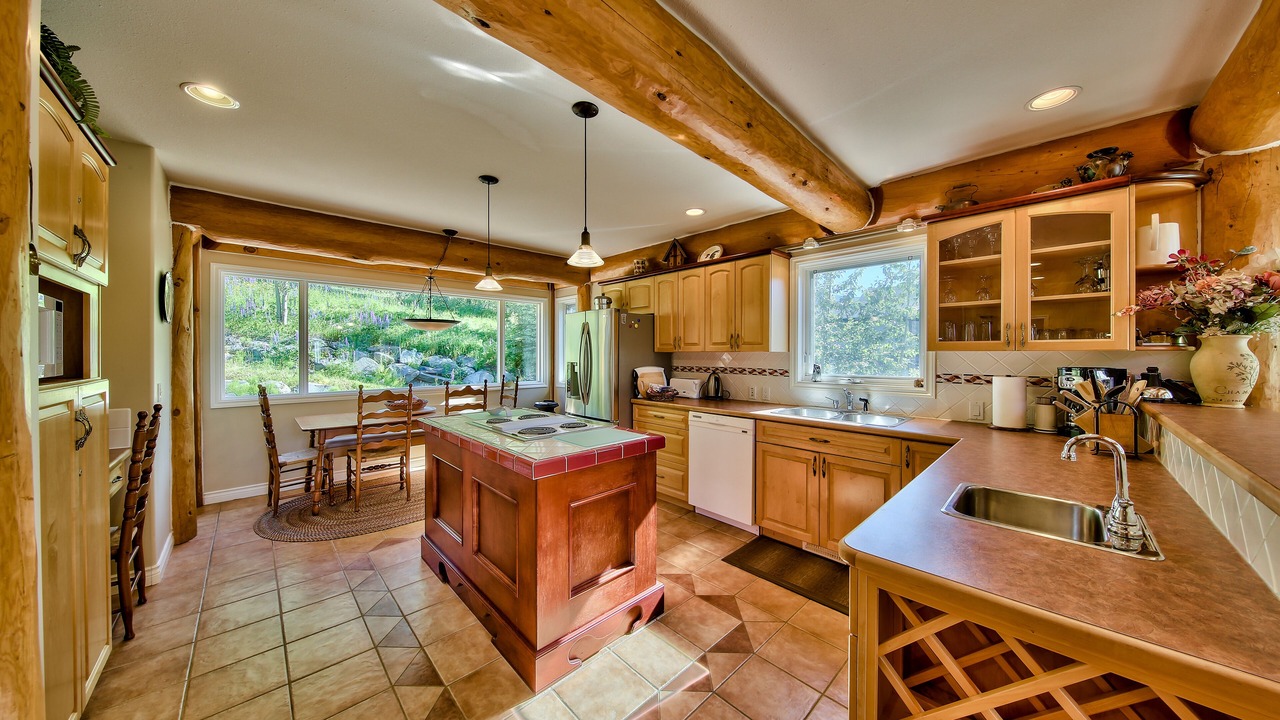 Photo of Kitchen in Sunburst Estates