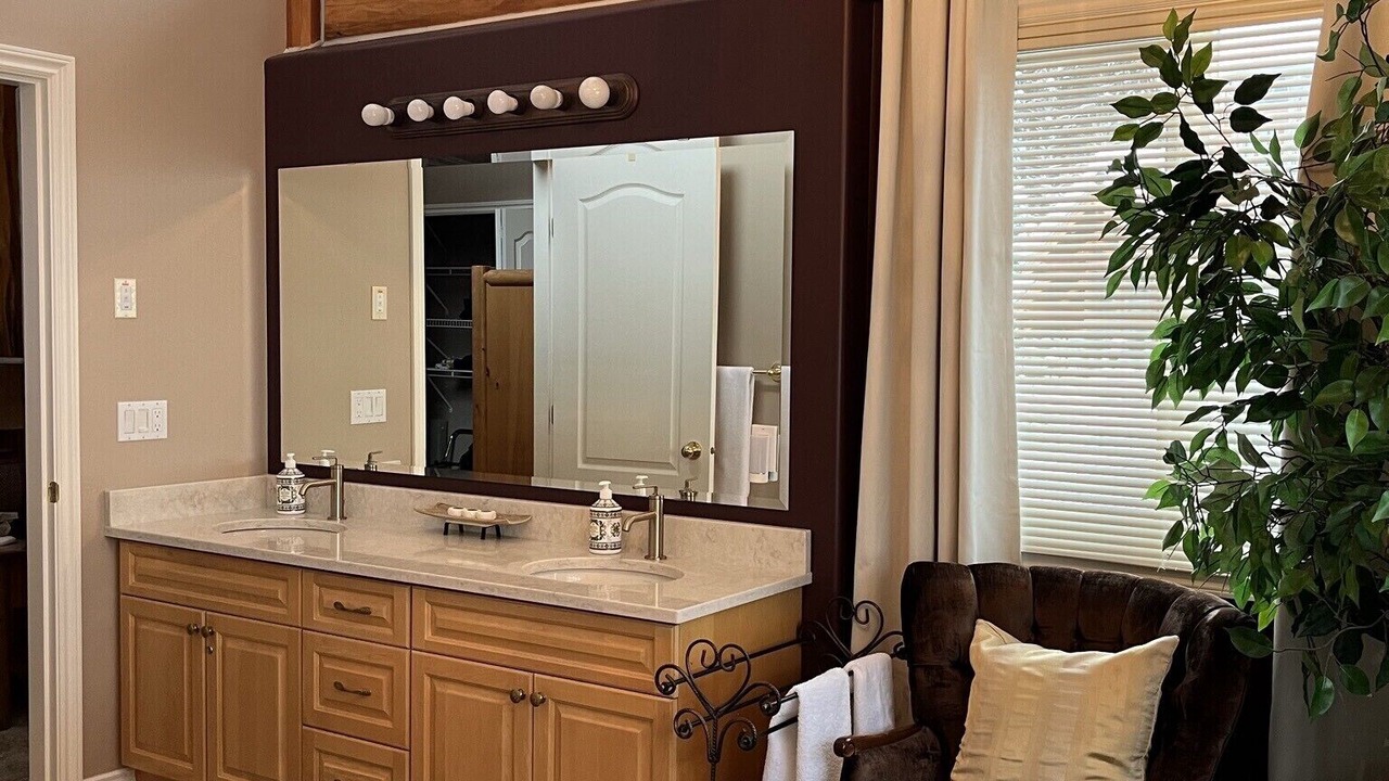 Photo of Bathroom in Sunburst Estates