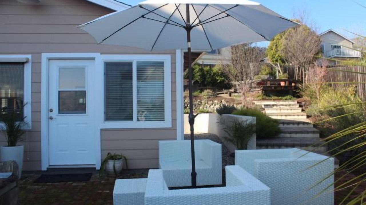 Photo of Outdoor in Emerald Hills