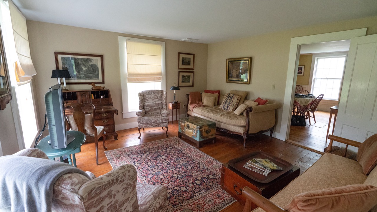 Photo of Bedroom in Clarendon