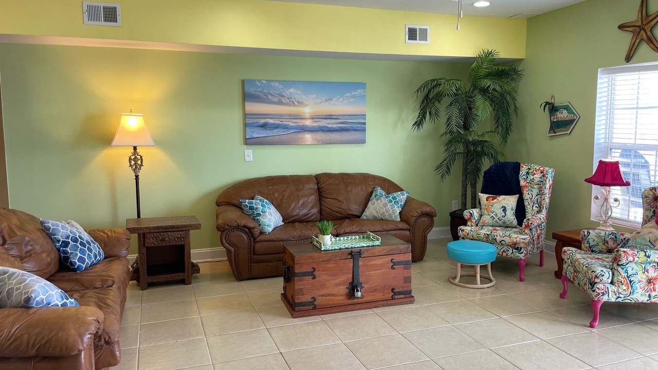 Photo of Livingroom in Crescent Beach