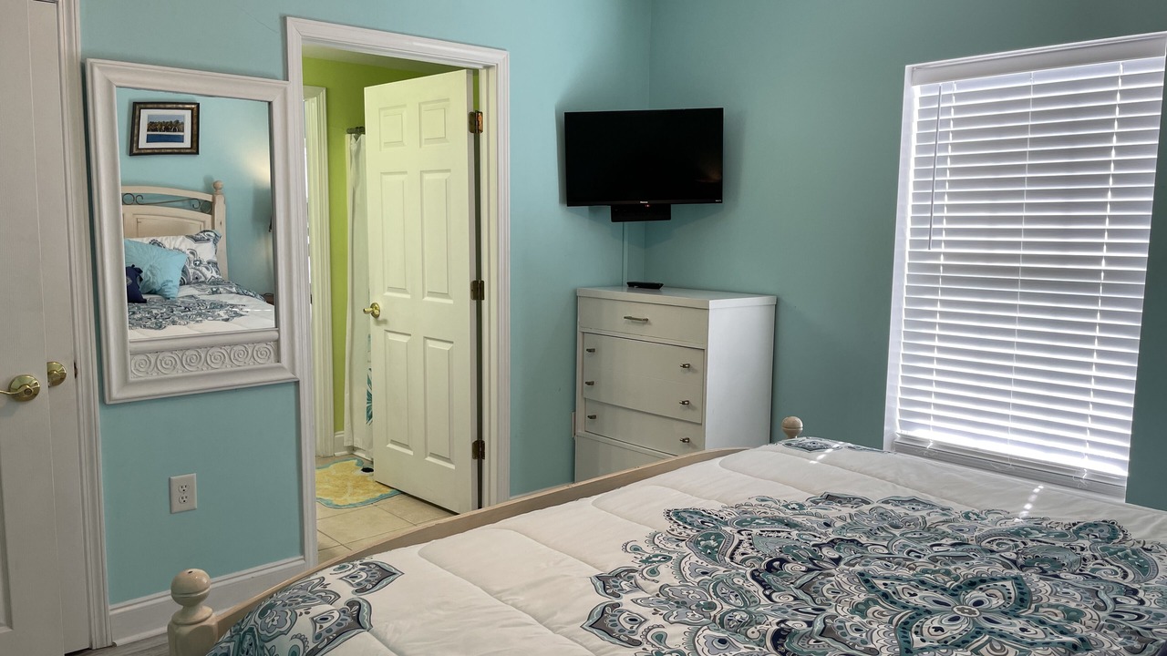 Photo of Bedroom in Crescent Beach