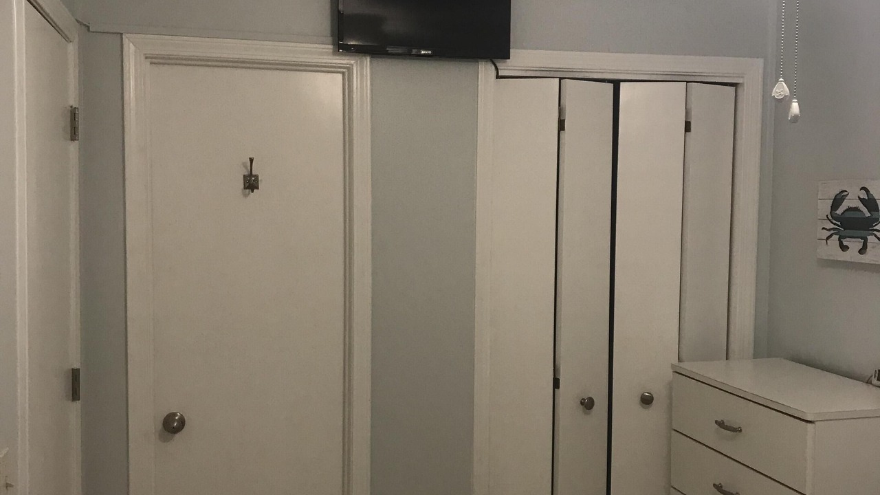 Photo of Bathroom in Folly Field