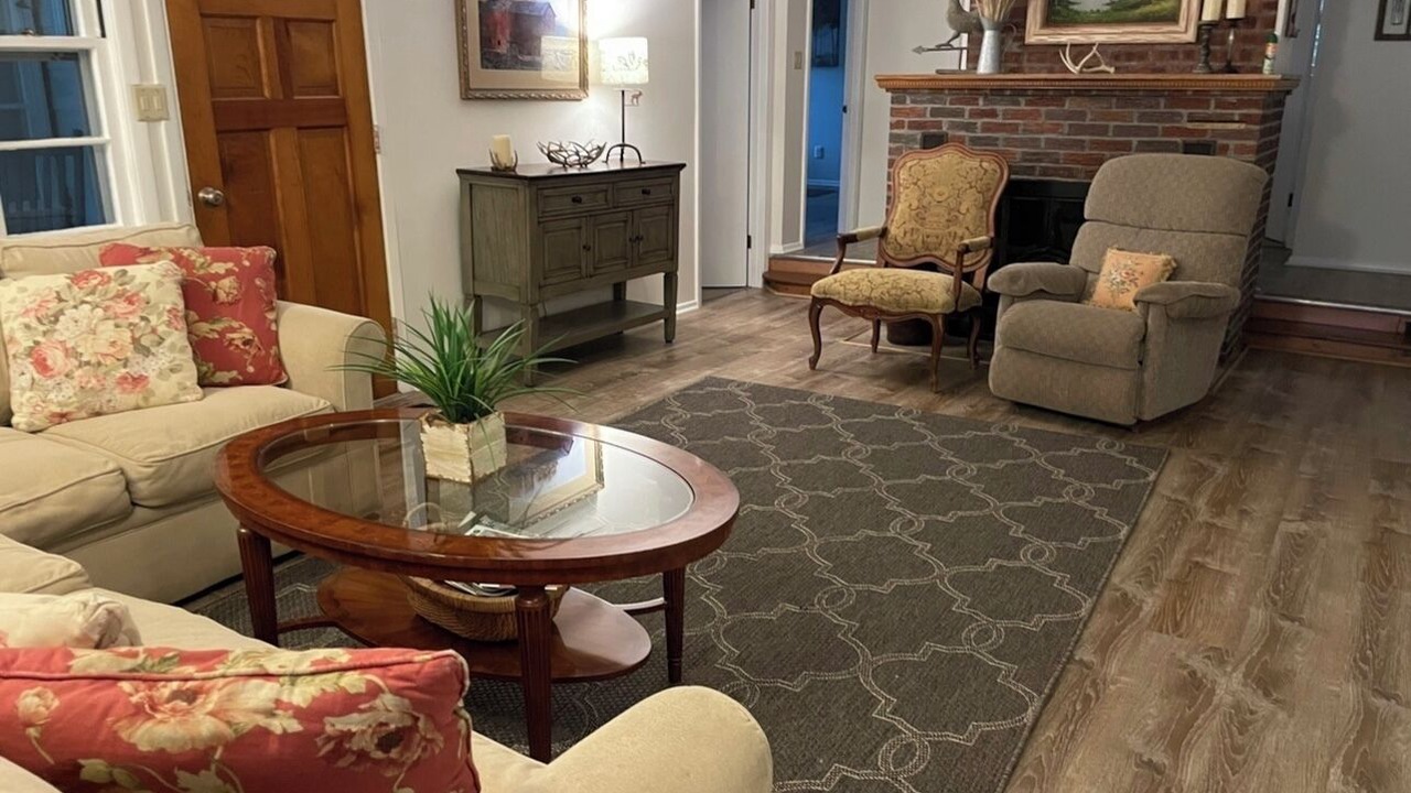 Photo of Livingroom in Roscoe