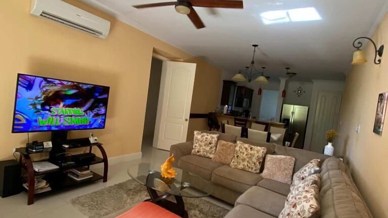 Photo of Livingroom in IronShore Estates