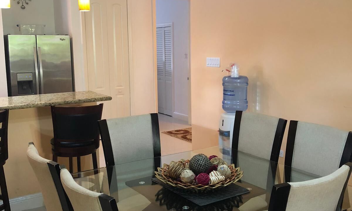 Photo of Livingroom in IronShore Estates