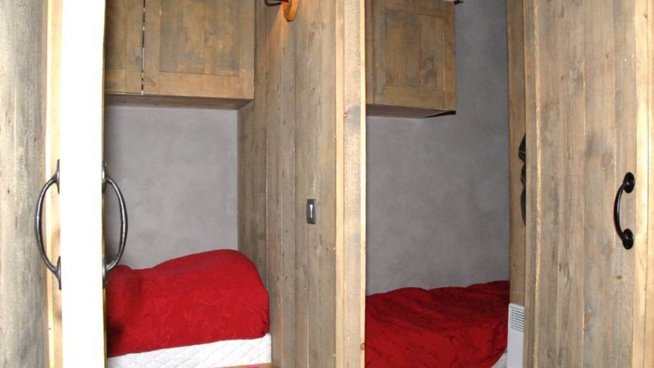 Photo of Bedroom in Arc-1800