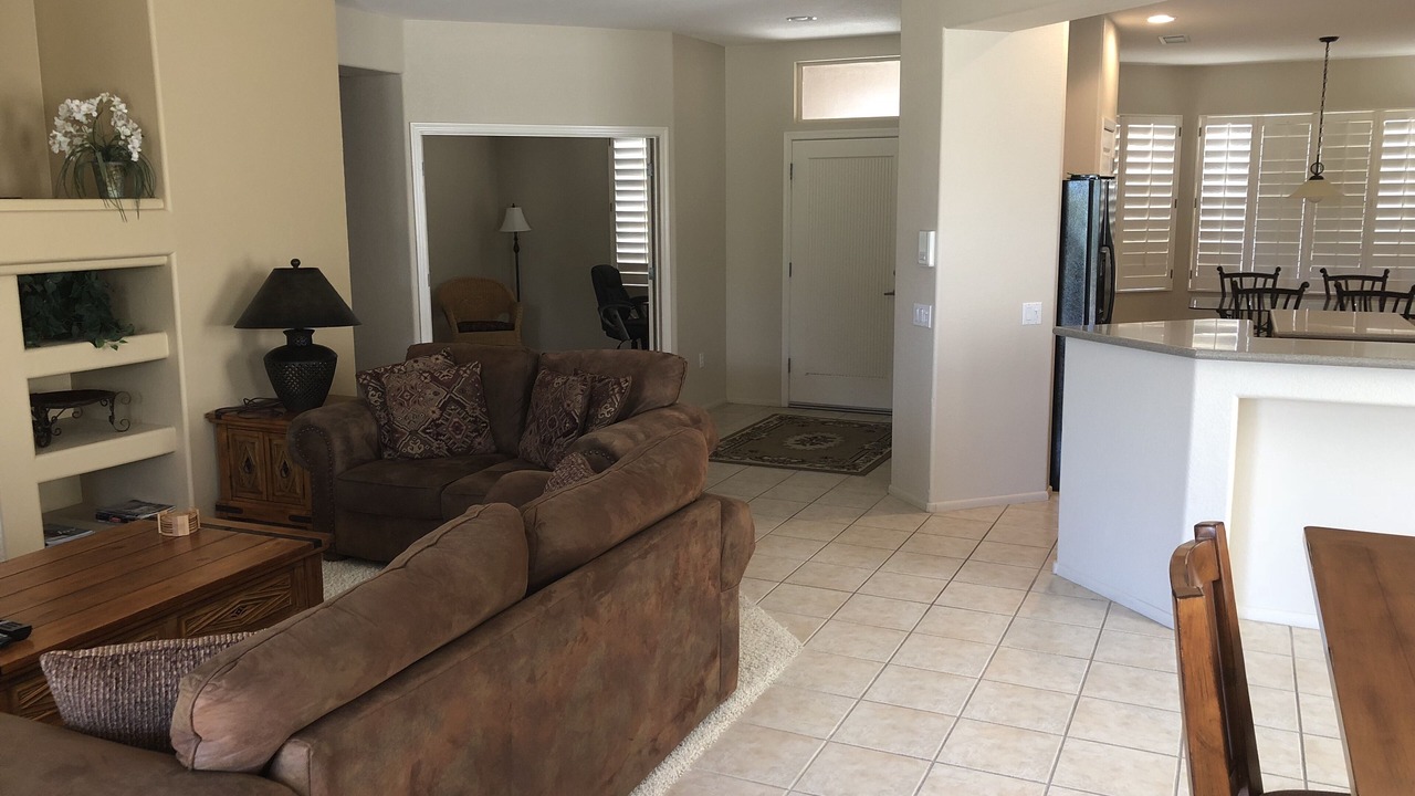Photo of Livingroom in Surprise