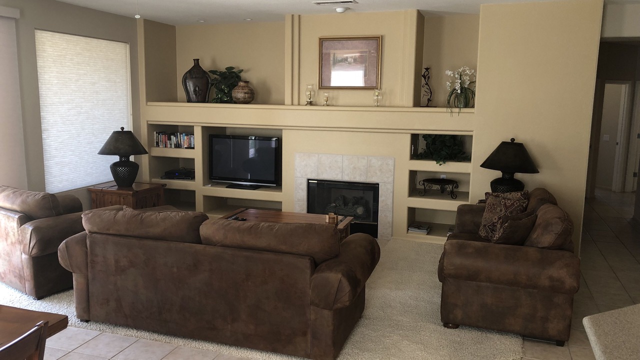 Photo of Livingroom in Surprise